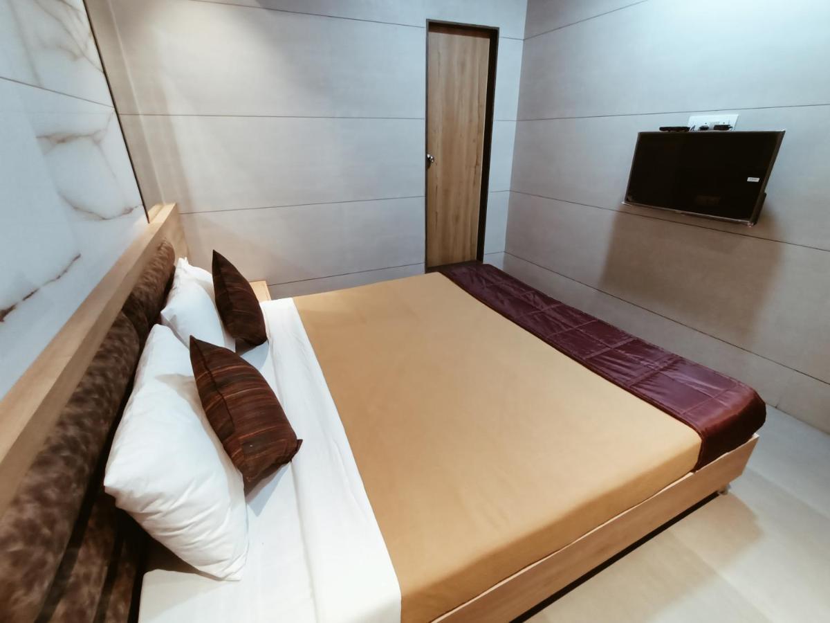 Hotel Prasad Nx Мумбай Екстериор снимка