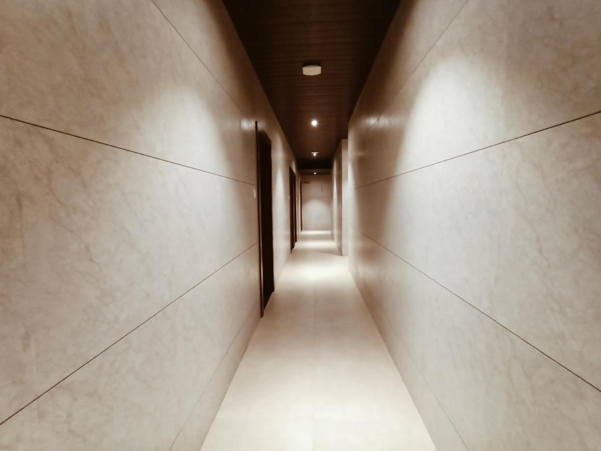 Hotel Prasad Nx Мумбай Екстериор снимка