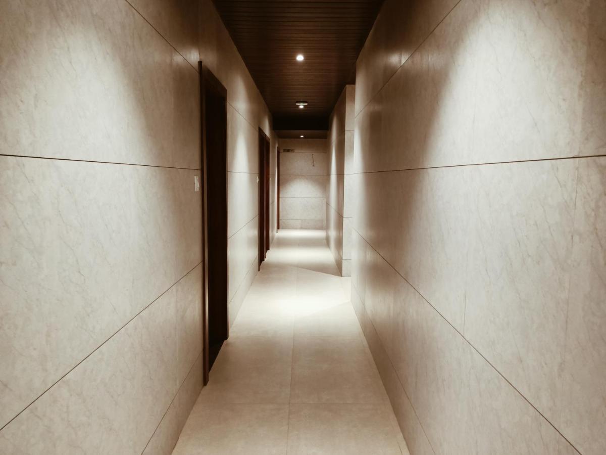 Hotel Prasad Nx Мумбай Екстериор снимка